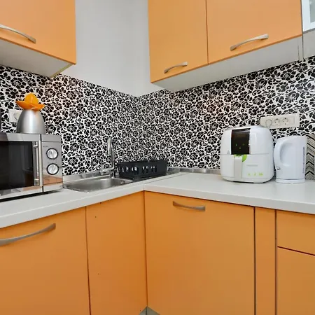 Rock Apartment *